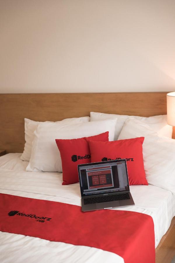 Reddoorz Near Etown 4 Hotel Ho Chi Minh City Exterior photo